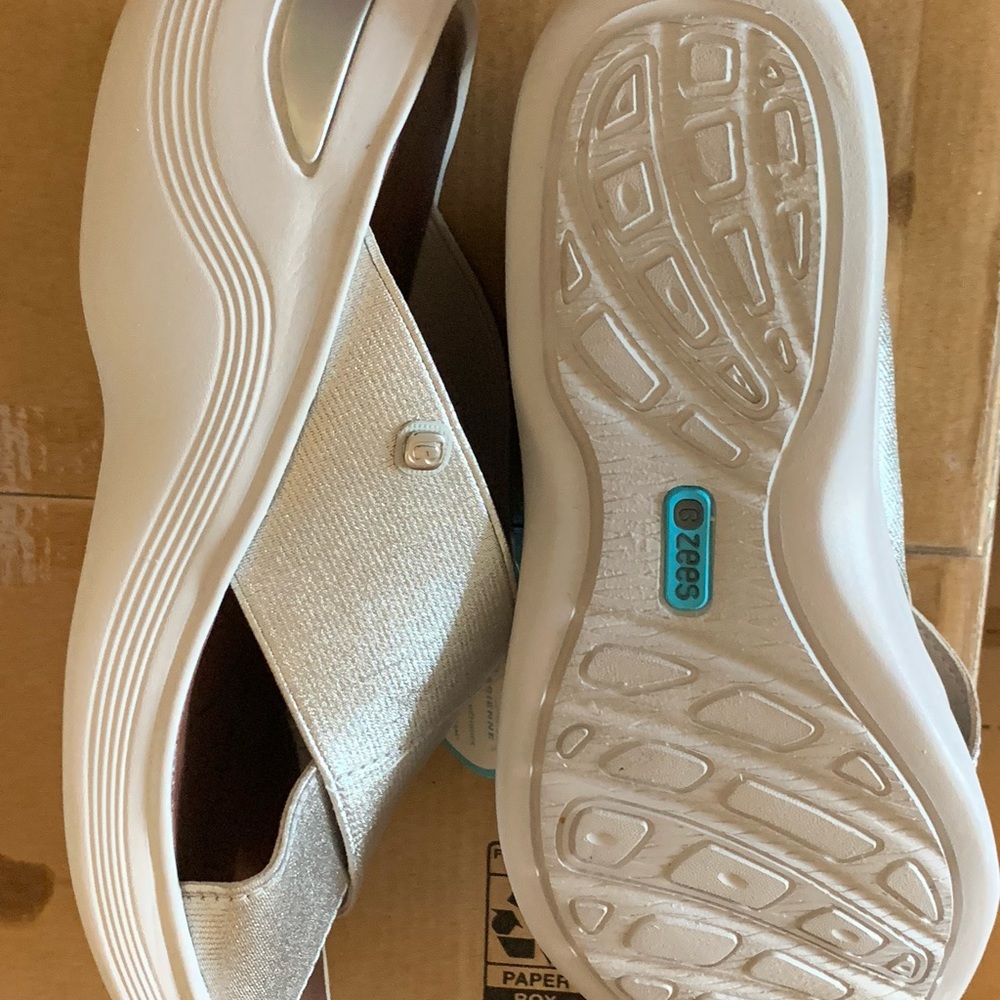 Sandals - Picture 4 of 8